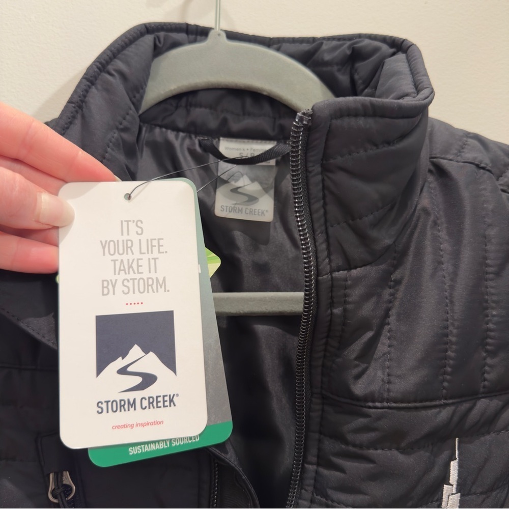 NWT- Summit One Vanderbilt NYC Storm Creek Women’s Vest Size S Black Quilted Zip - Picture 3 of 10